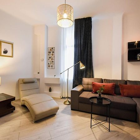 Amazing Location & Elegant Apt - Old Town Leilighet Bucureşti Eksteriør bilde