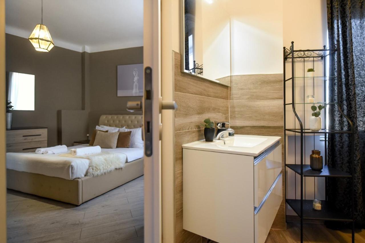 Amazing Location & Elegant Apt - Old Town Leilighet Bucureşti Eksteriør bilde