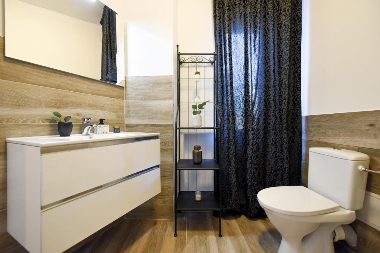 Amazing Location & Elegant Apt - Old Town Leilighet Bucureşti Eksteriør bilde