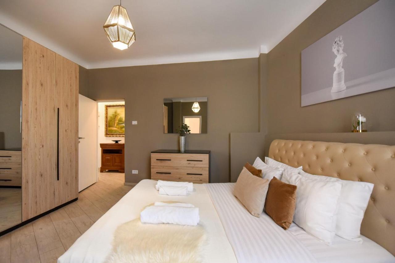 Amazing Location & Elegant Apt - Old Town Leilighet Bucureşti Eksteriør bilde