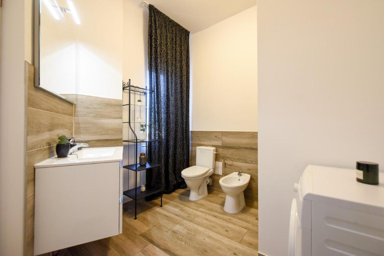Amazing Location & Elegant Apt - Old Town Leilighet Bucureşti Eksteriør bilde
