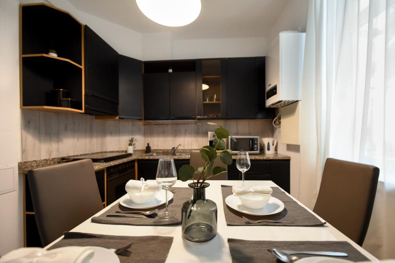 Amazing Location & Elegant Apt - Old Town Leilighet Bucureşti Eksteriør bilde